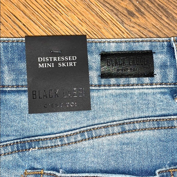 NWT button fly denim skirt - Picture 3 of 4